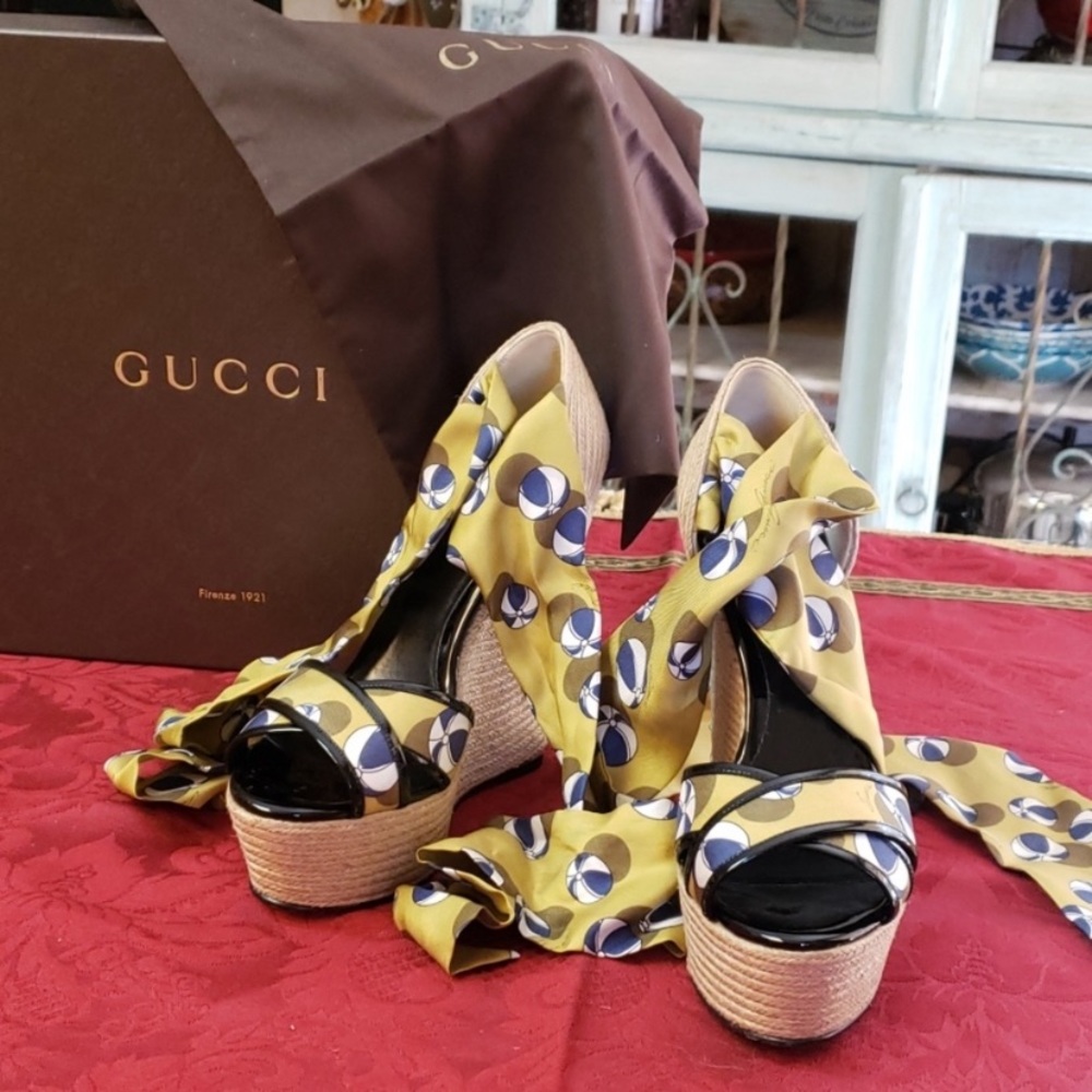 Gucci Carolina espadrille wedge, heels.